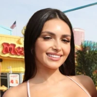 Caryn Beaumont | Vlogs & Lifestyle | OFTV